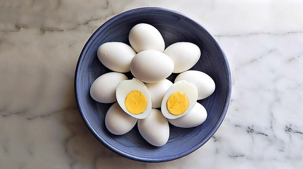 Los huevos de gallina son un producto necesario en la dieta dietética química. 